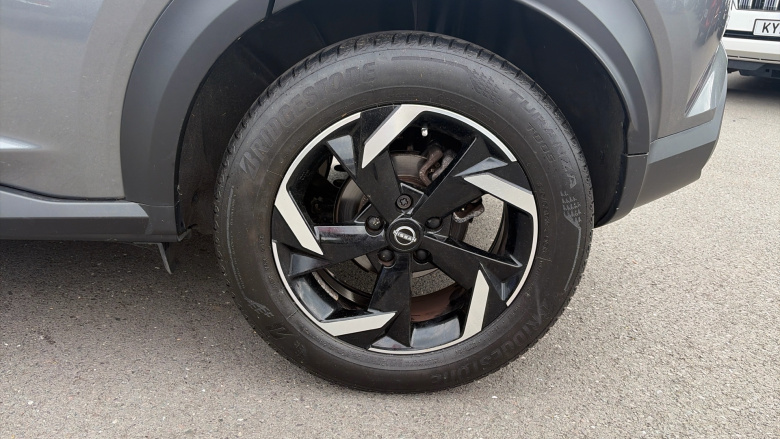 Nissan Juke 1.0 DiG-T 114 N-Connecta 5dr Petrol Hatchback